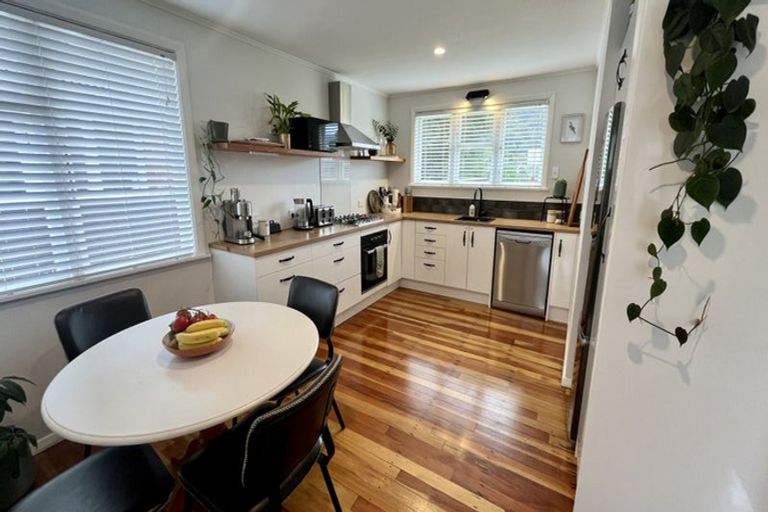 Photo of property in 72 Hikurangi Street, Trentham, Upper Hutt, 5018