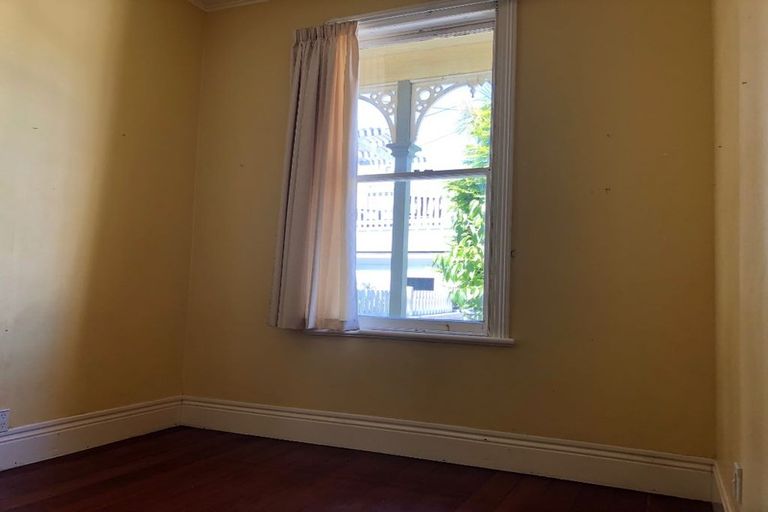 Photo of property in 15 Caroline Street, Mount Victoria, Wellington, 6011