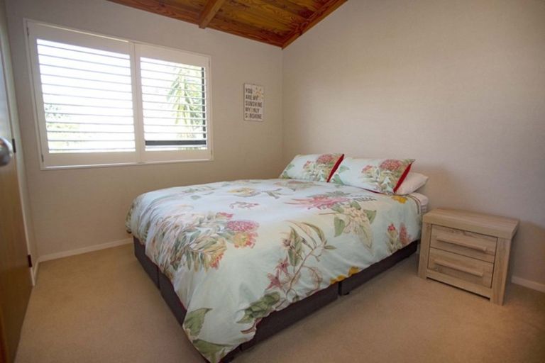 Photo of property in 202 Beverley Terrace, Whangamata, 3620