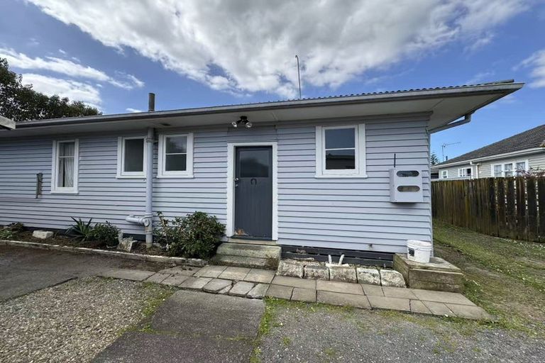Photo of property in 2/34 Royton Avenue, Mangere East, Auckland, 2024