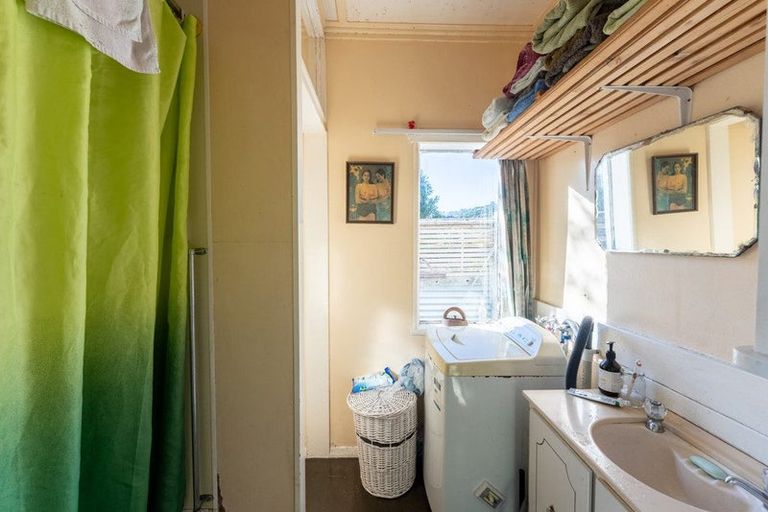 Photo of property in 121 Raumati Road, Raumati Beach, Paraparaumu, 5032