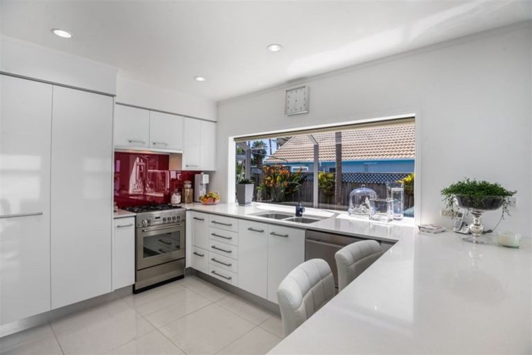 Photo of property in 7 Gigi Place, Conifer Grove, Takanini, 2112