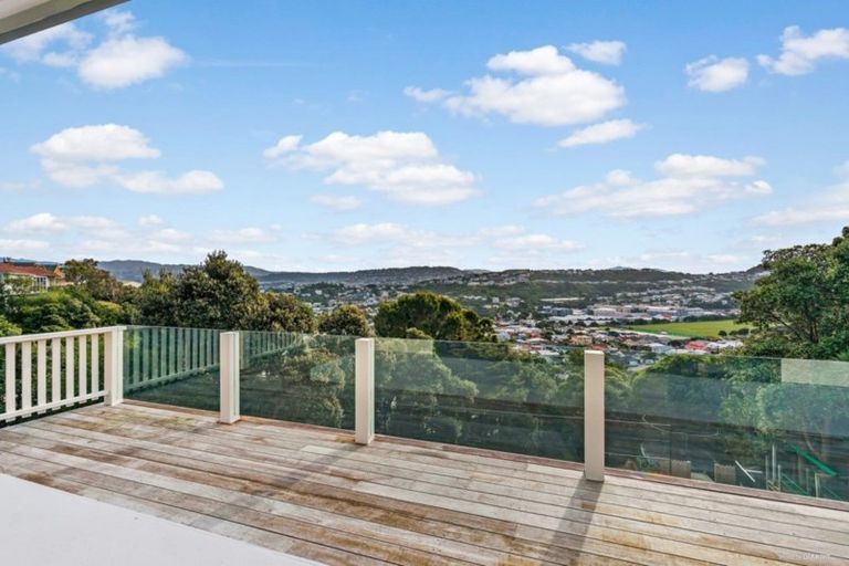 Photo of property in 147 Seatoun Heights Road, Miramar, Wellington, 6022