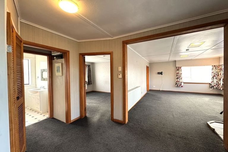 Photo of property in 17 Side Street, Clinton, 9534