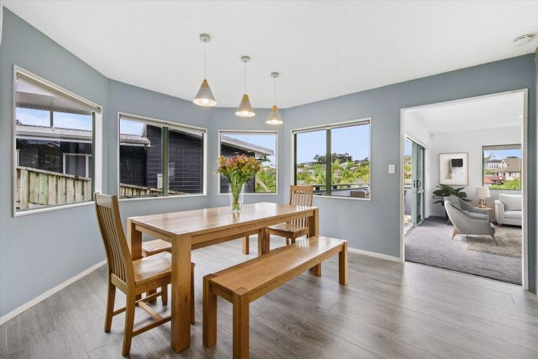 Photo of property in 184b Whangaparaoa Road, Red Beach, 0932