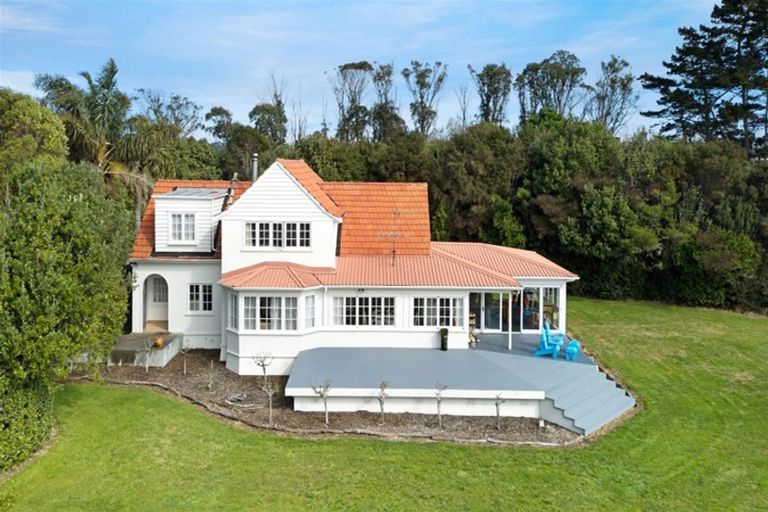 Photo of property in 115 Awhitu Road, Karioitahi, Waiuku, 2683