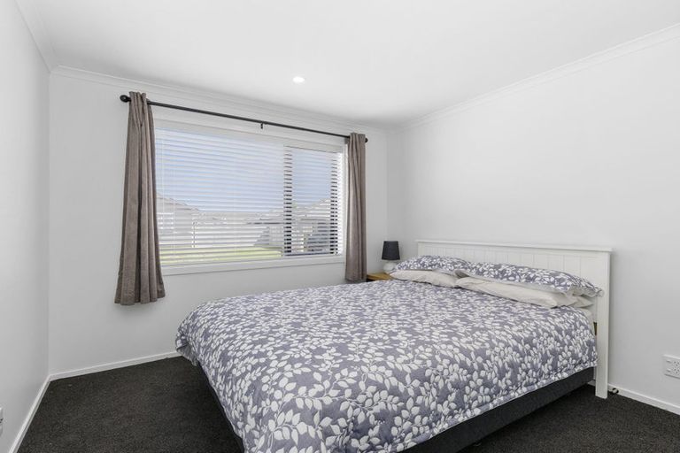 Photo of property in 11 Poulson Grove, Trentham, Upper Hutt, 5018