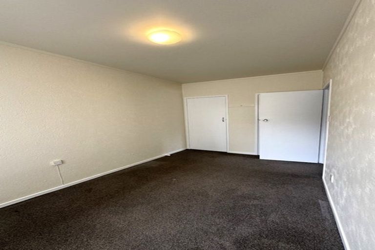 Photo of property in 59 Lincoln Park Avenue, Massey, Auckland, 0614