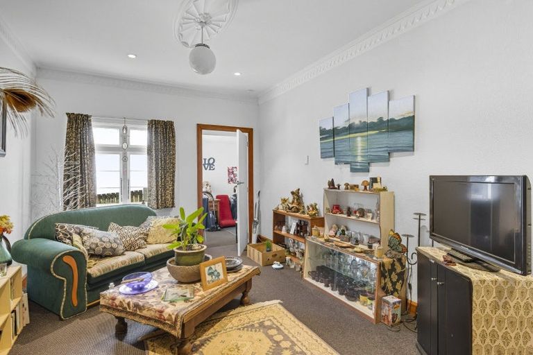 Photo of property in 362 Oxford Street, Levin, 5510