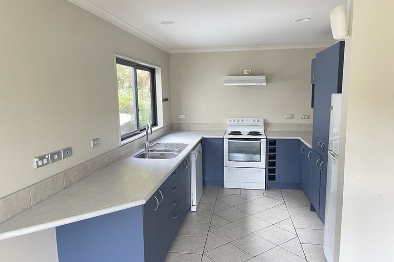 Photo of property in 30a Domanski Crescent, Owhiro Bay, Wellington, 6023