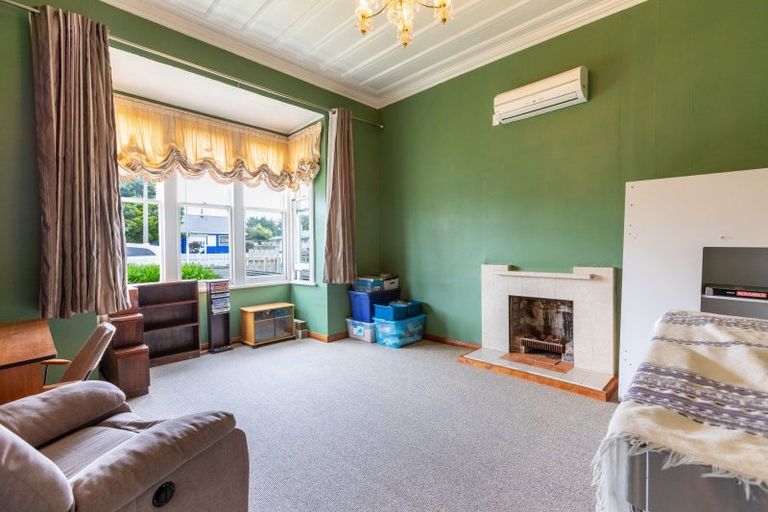 Photo of property in 9 Ross Street, Woodville, 4920