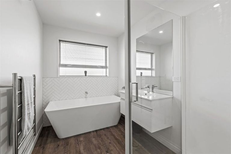 Photo of property in 10 Russell Lilley Drive, Rolleston, 7614