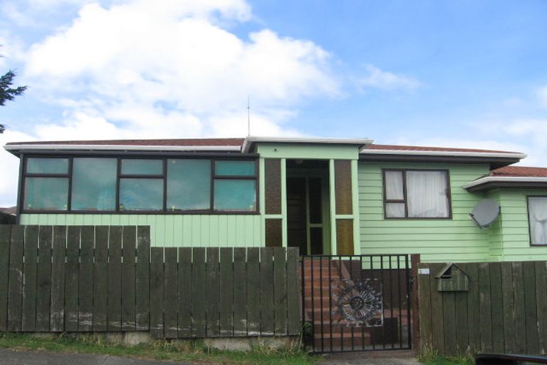 Photo of property in 158 Akaroa Drive, Maupuia, Wellington, 6022