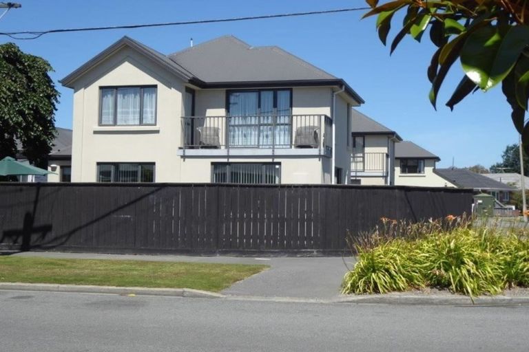 Photo of property in 1 Trist Place, Edgeware, Christchurch, 8013