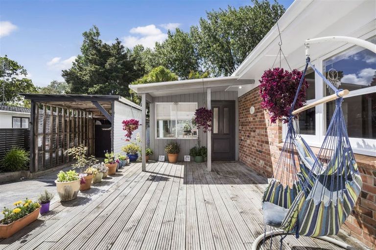 Photo of property in 29a Glenfern Road, Mellons Bay, Auckland, 2014