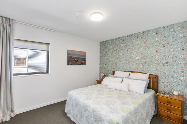 Photo of property in Montreaux Apartments, 10i/164 The Terrace, Wellington Central, Wellington, 6011