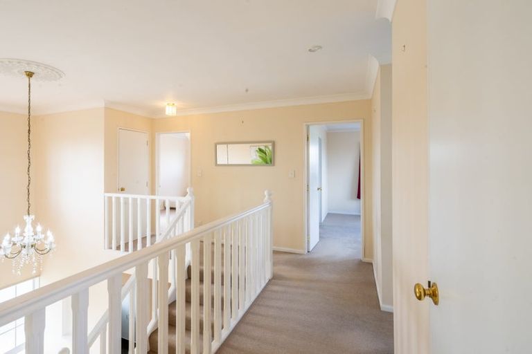 Photo of property in 2 Rosebank Avenue, Kelvin Grove, Palmerston North, 4414