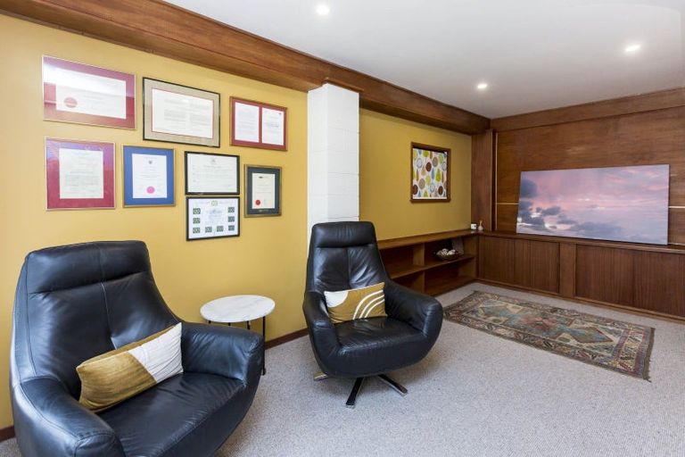 Photo of property in 24 Freemans Way, Pinehaven, Upper Hutt, 5019