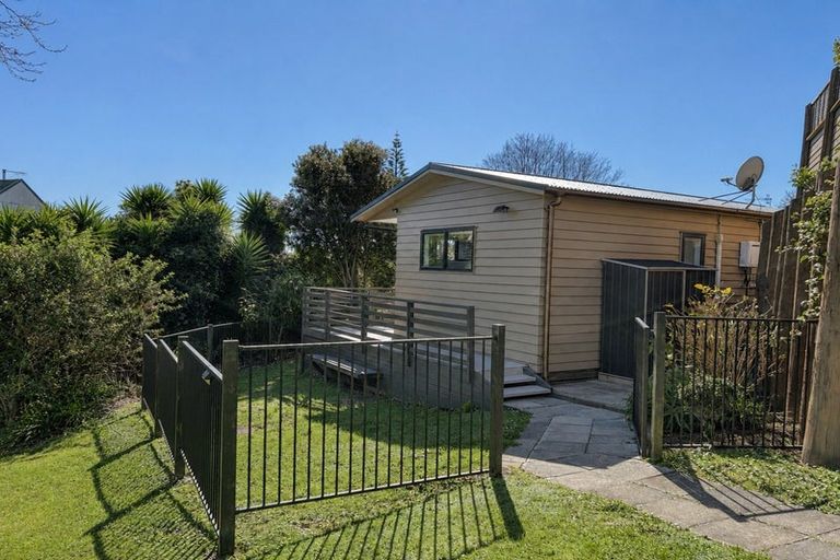 Photo of property in 26 Fratley Avenue, Farm Cove, Auckland, 2012