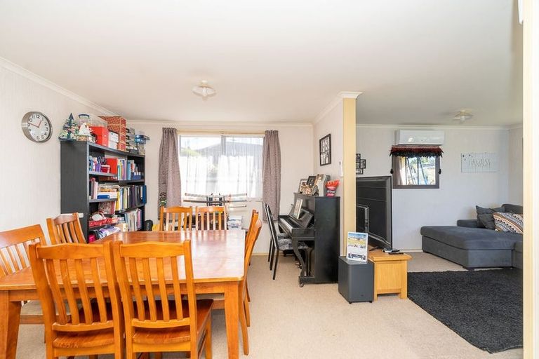 Photo of property in 23 Pointon Glade, Grandview Heights, Hamilton, 3200