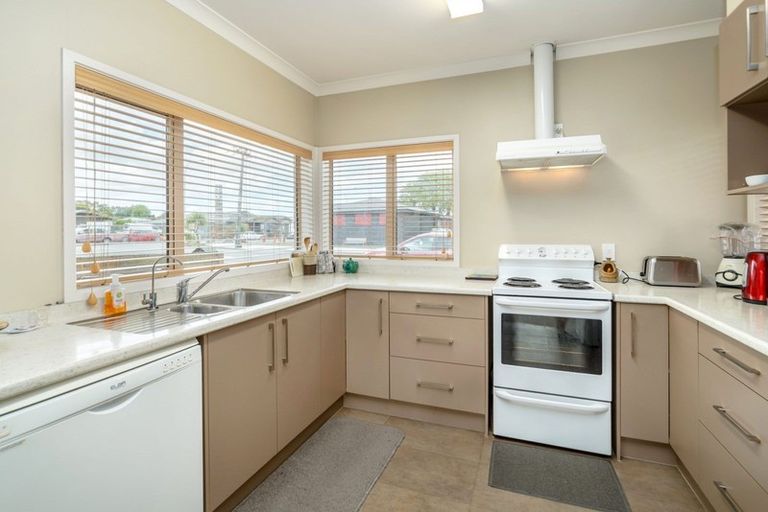 Photo of property in 63 Grey Street, Woodville, 4920