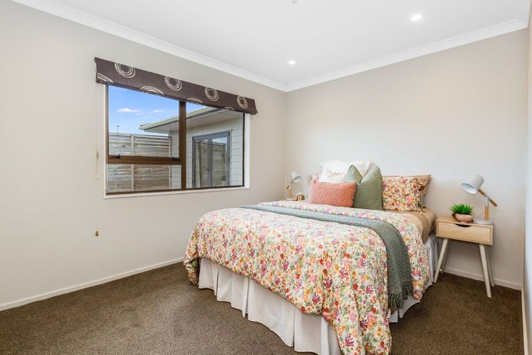Photo of property in 5 The Top Gallant, Whitby, Porirua, 5024