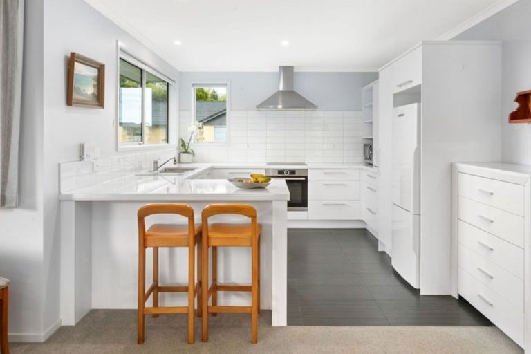 Photo of property in 2 Long Acre Close, Katikati, 3129