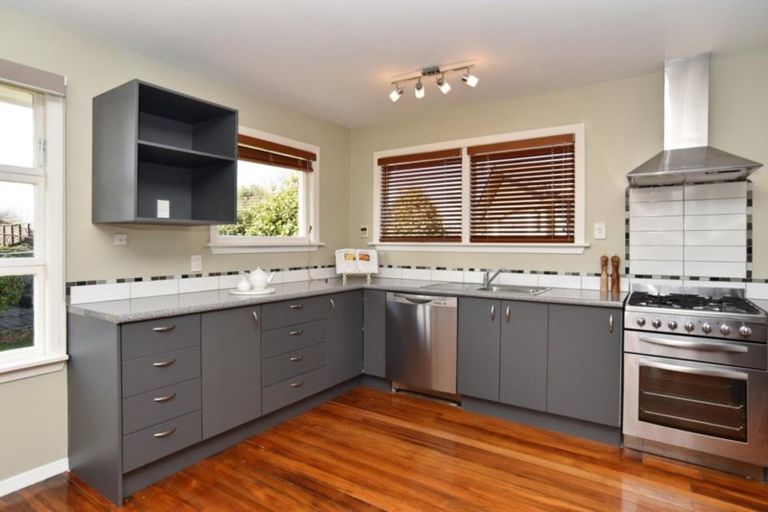 Photo of property in 230 Grimseys Road, Redwood, Christchurch, 8051