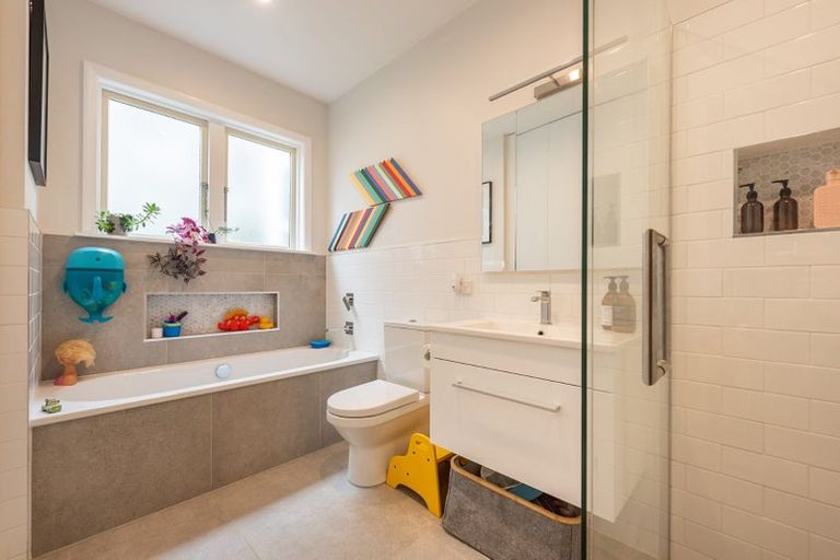 Photo of property in 43 Washington Avenue, Brooklyn, Wellington, 6021