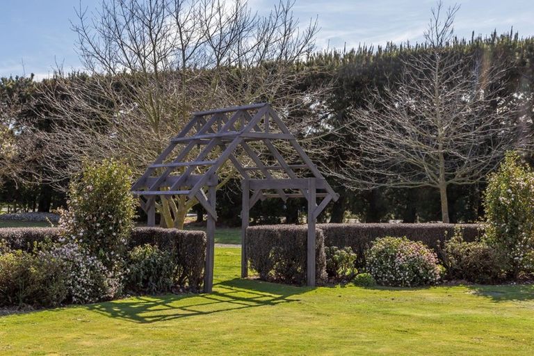 Photo of property in 973 Hoskyns Road, West Melton, Christchurch, 7671