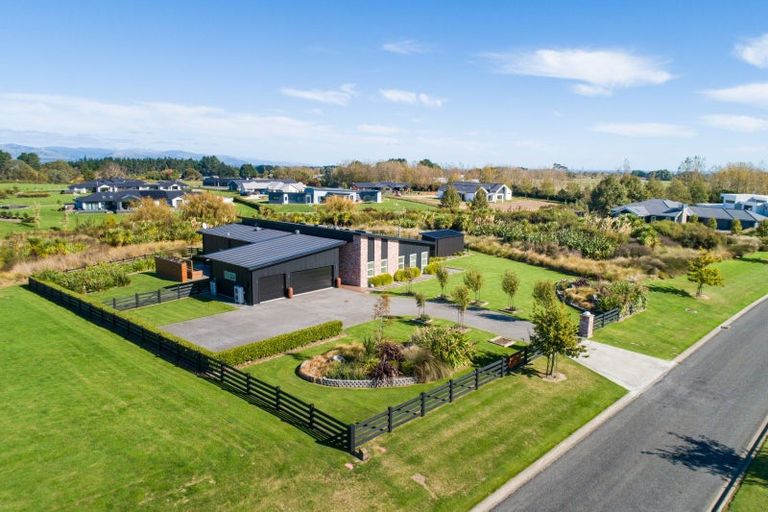 Photo of property in 9 Paterson Lane, Kelvin Grove, Palmerston North, 4470