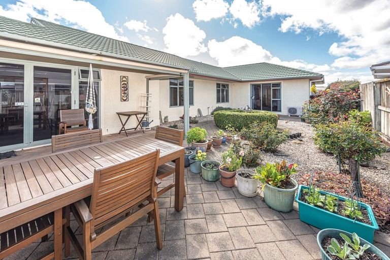 Photo of property in 1 Saint Helens Place, Tawhero, Whanganui, 4501
