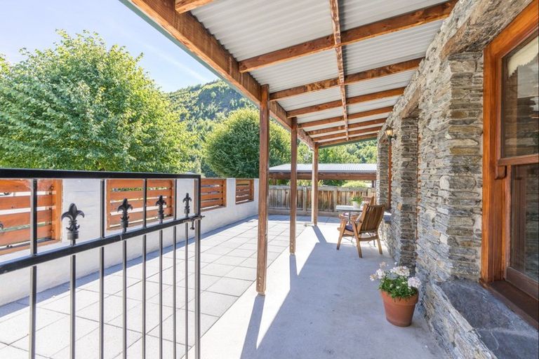Photo of property in 24 Cornwall Street, Arrowtown, 9302