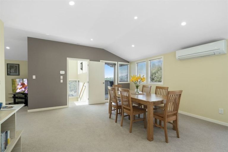 Photo of property in 23 Doris Gordon Crescent, Crofton Downs, Wellington, 6035