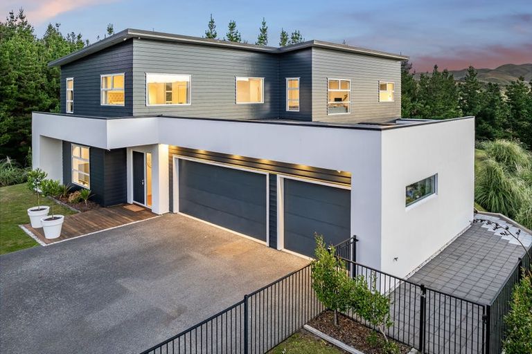 Photo of property in 32 Pacific View, Whitby, Porirua, 5024