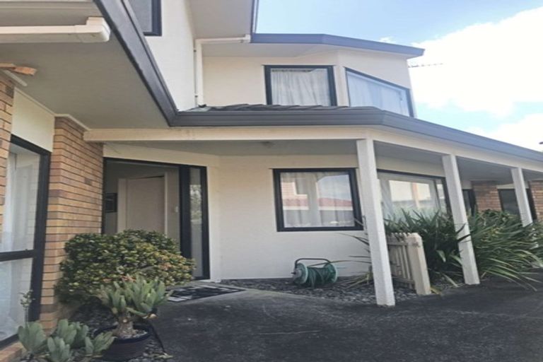 Photo of property in 1/54 Simmental Crescent, Somerville, Auckland, 2014