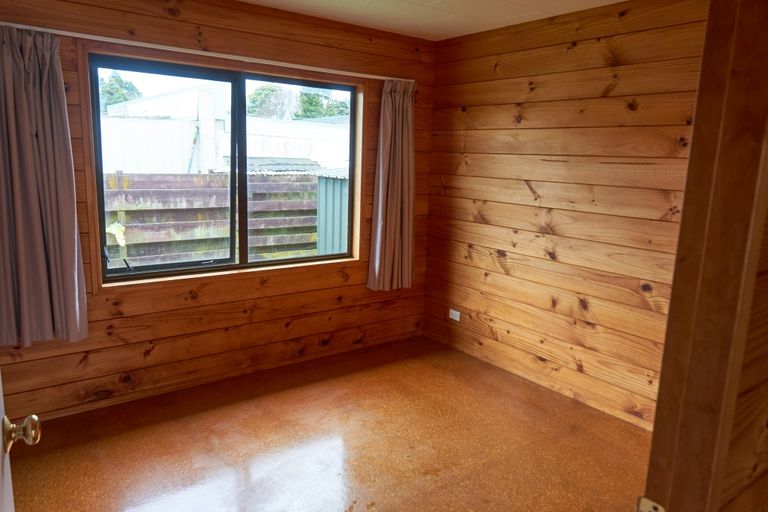 Photo of property in 2/29 Beach Road, Pahurehure, Papakura, 2113