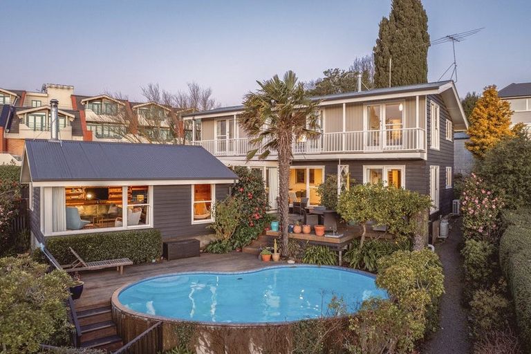 Photo of property in 21 Heaton Rhodes Place, Cashmere, Christchurch, 8022