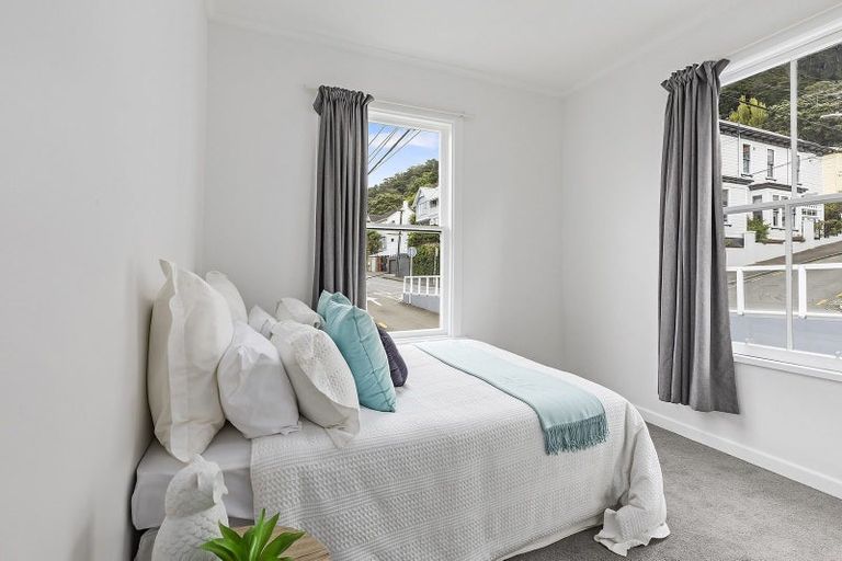 Photo of property in 18 Newman Terrace, Thorndon, Wellington, 6011