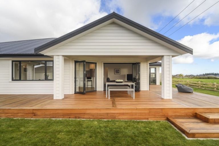 Photo of property in 21 Silicon Way, Fitzherbert, Palmerston North, 4410