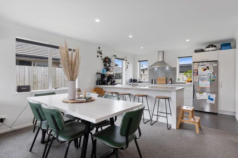 Photo of property in 19 Naeo Close, Papamoa Beach, Papamoa, 3118