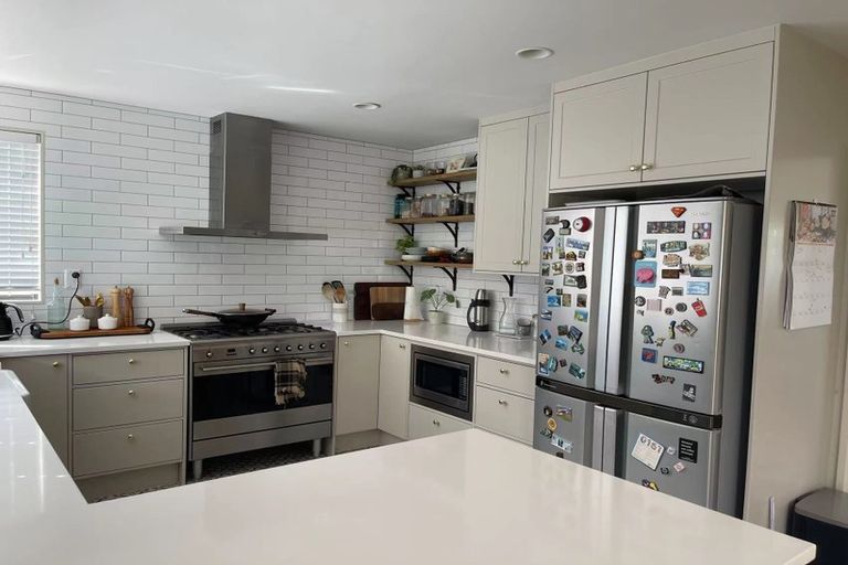 Photo of property in 2/31 Eversleigh Road, Belmont, Auckland, 0622