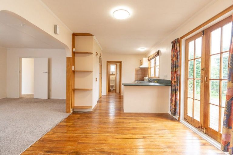 Photo of property in 27 Pembroke Street, Highbury, Palmerston North, 4412