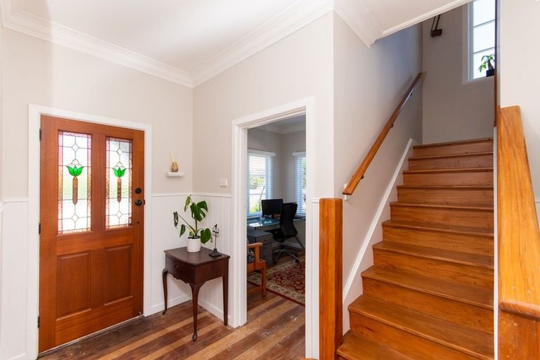 Photo of property in 6 Coleman Terrace, Hospital Hill, Napier, 4110