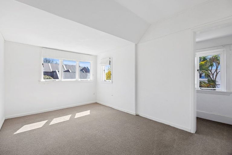 Photo of property in 43 Tomes Road, St Albans, Christchurch, 8052