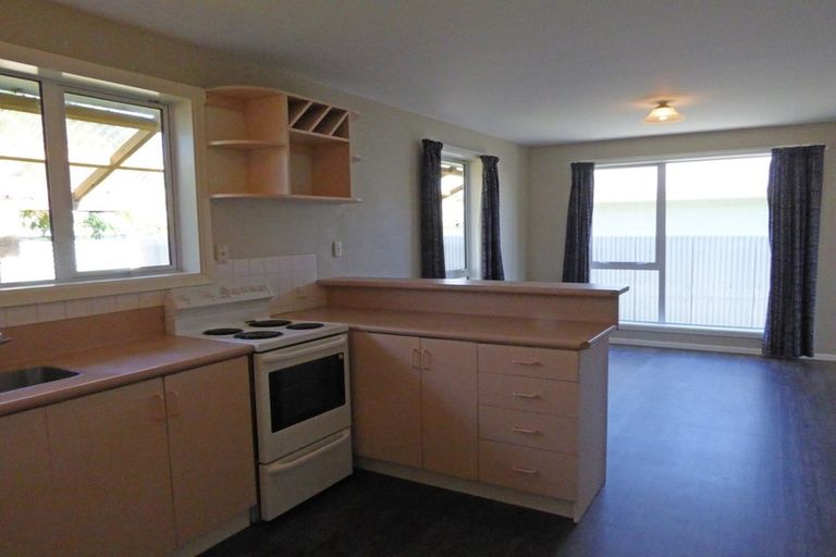 Photo of property in 57 Denise Crescent, Hornby, Christchurch, 8042