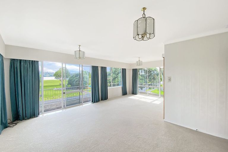 Photo of property in 91a Kiwi Esplanade, Mangere Bridge, Auckland, 2022