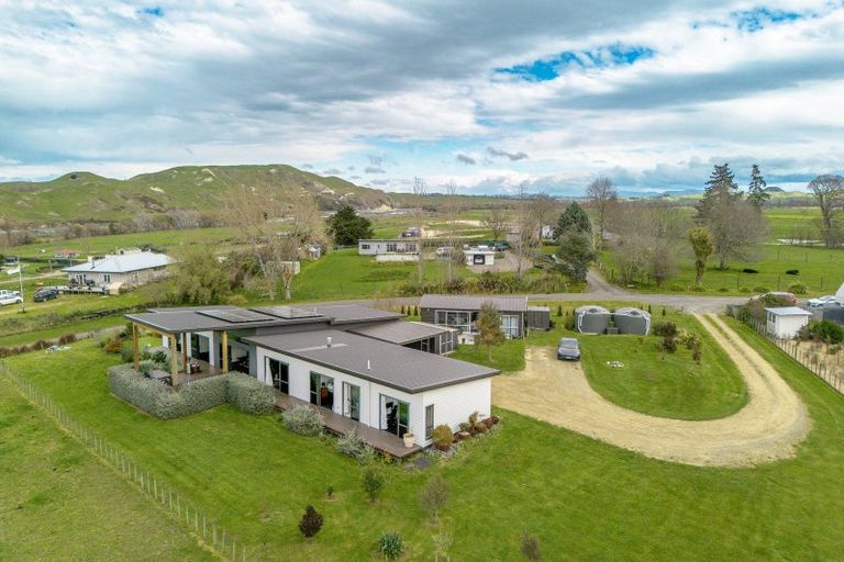 Photo of property in 9 Tamumu Church Road, Otane, Waipawa, 4271