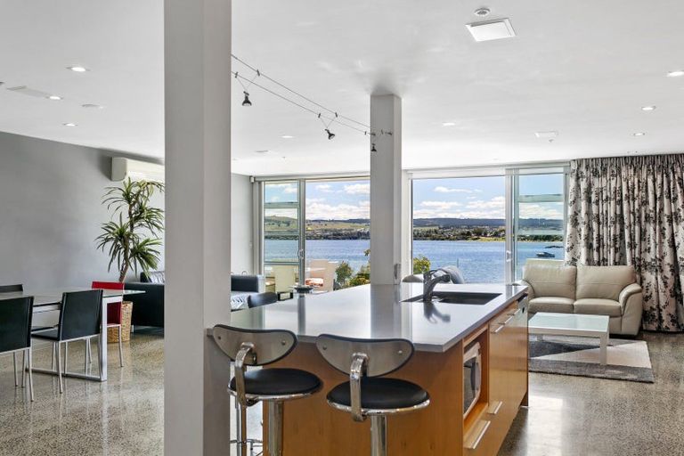 Photo of property in 3/2 Lowell Place, Waipahihi, Taupo, 3330