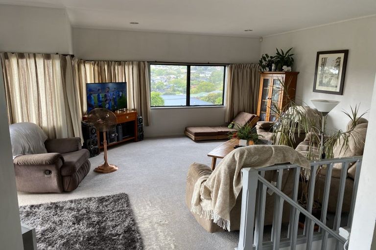 Photo of property in 1/7 Colmar Road, Mellons Bay, Auckland, 2014
